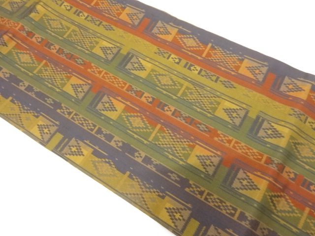 縞に幾何学模様織り出し　名古屋帯